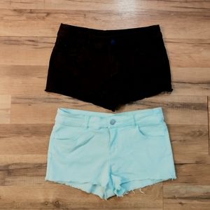 Lot Of Two "Divided" Fray Hem Shorts